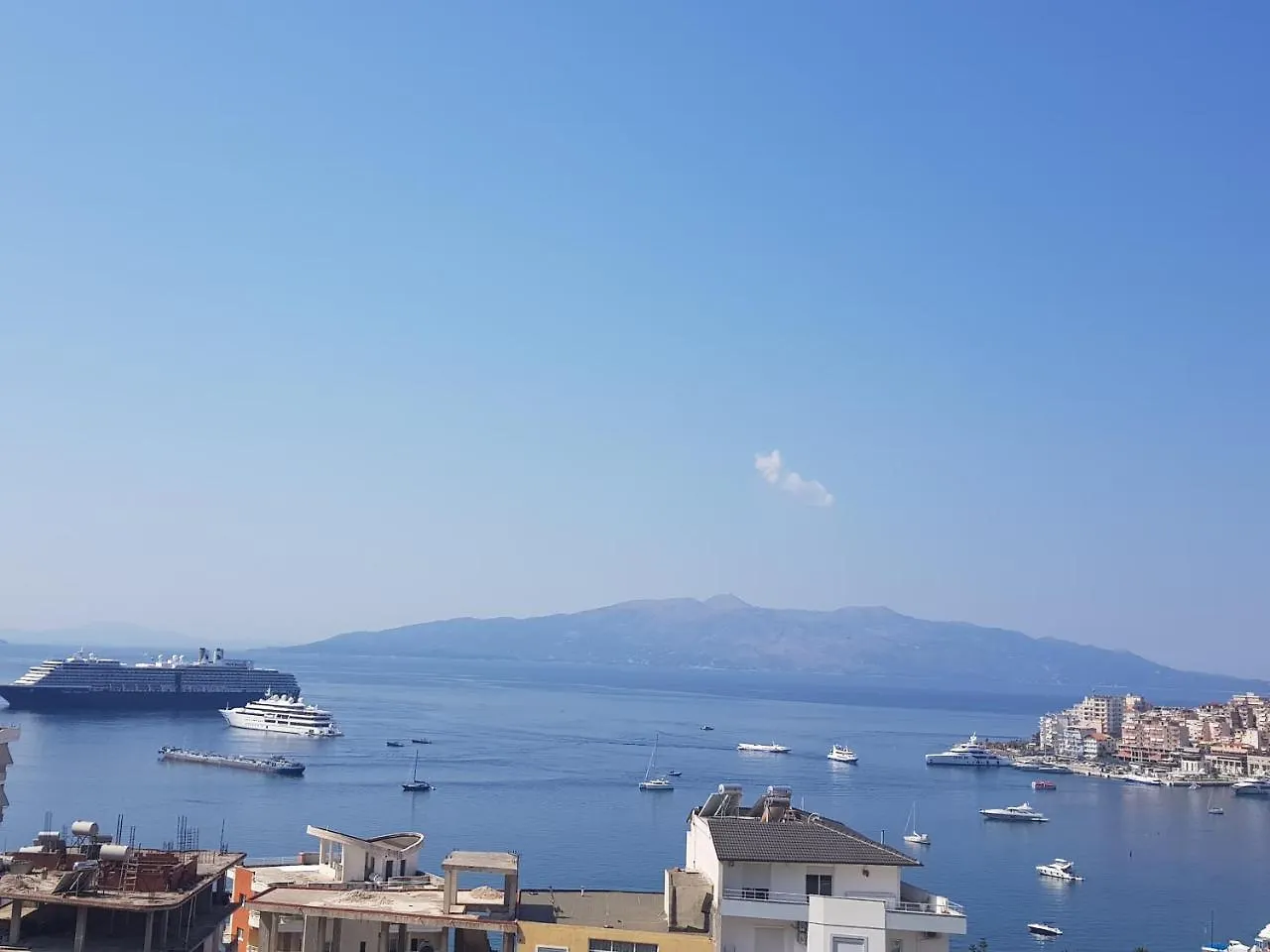 Hostel Andrey Σαράντα